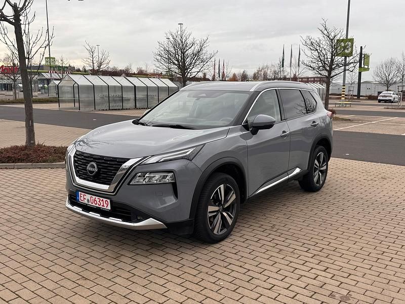 Grau Gebraucht 2024 Nissan X-Trail Tekna SUV | 29.900 € (Superpreis) - Bild 1/4
