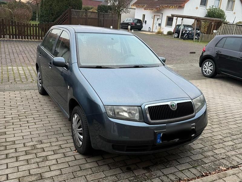 Silber Gebraucht 2004 Skoda Fabia Classic Limousine | 500 € (Superpreis) - Bild 1/4