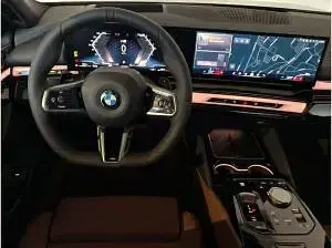 Neu BMW 540 286 PS (210 kW) 2026 Schwarz (saphirschwarz metallic) Limousine