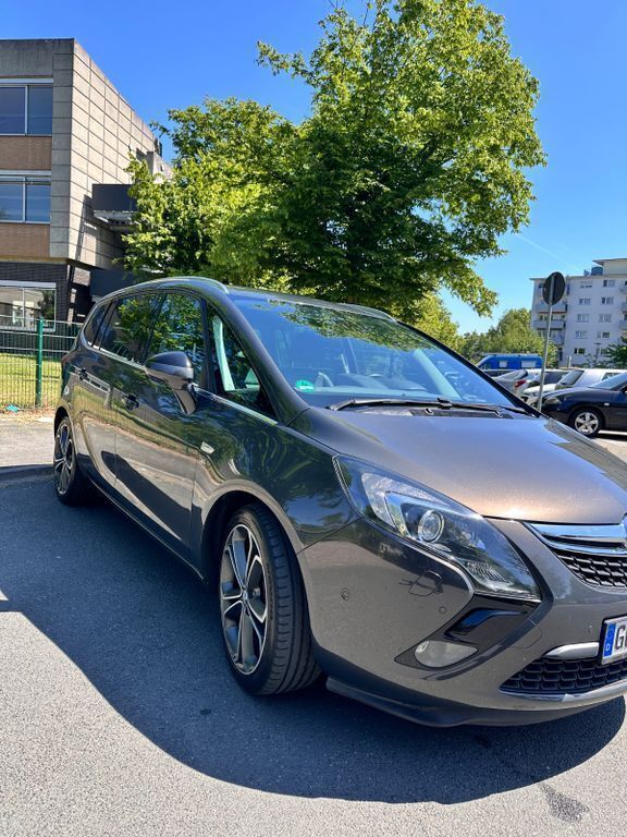 Grau Gebraucht 2014 Opel Zafira Tourer Innovation Van / Kleinbus | 9.899 € (Fairer Preis) - Bild 1/4