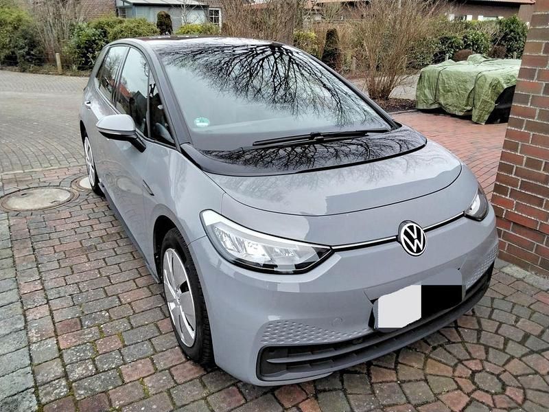 Grau Gebraucht 2021 VW ID.3 Pure Kleinwagen | 18.300 € (Fairer Preis) - Bild 1/4