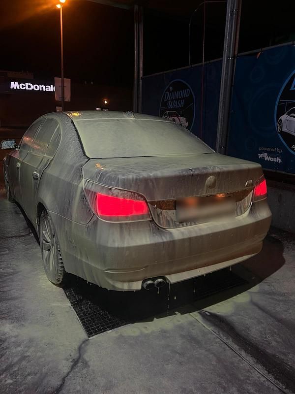 Gebraucht BMW 520 170 PS (125 kW) 2005 Grau Limousine