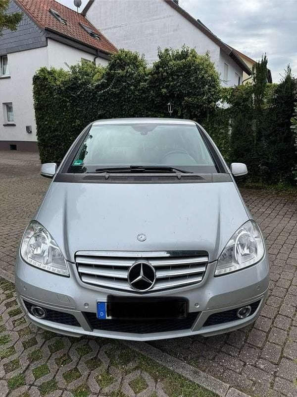 Grau Gebraucht 2011 Mercedes A180 Avantgarde Kleinwagen | 5.150 € (Guter Preis) - Bild 1/4