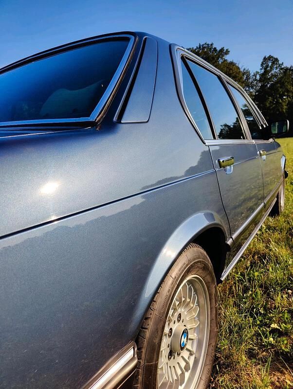 Gebraucht BMW 745 252 PS (185 kW) 1982 Blau Limousine