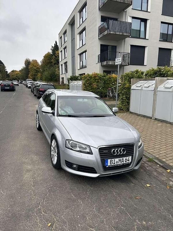 Silber Gebraucht 2012 Audi A3 Ambiente Kombi | 6.200 € (Fairer Preis) - Bild 1/4