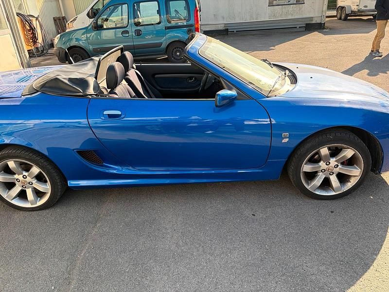 Second-hand MG TF 135 CP (99 kW) 2004 Albastru Cabrio