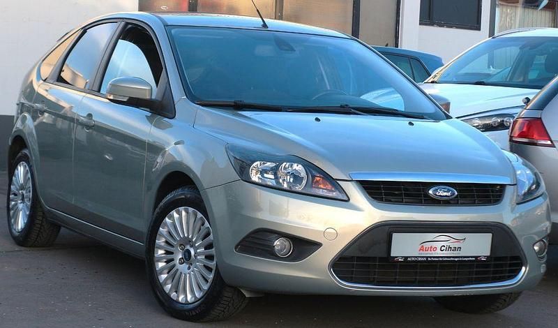 Usata Ford Focus Titanium 101 CV (74 kW) 2009 Argento Berlina