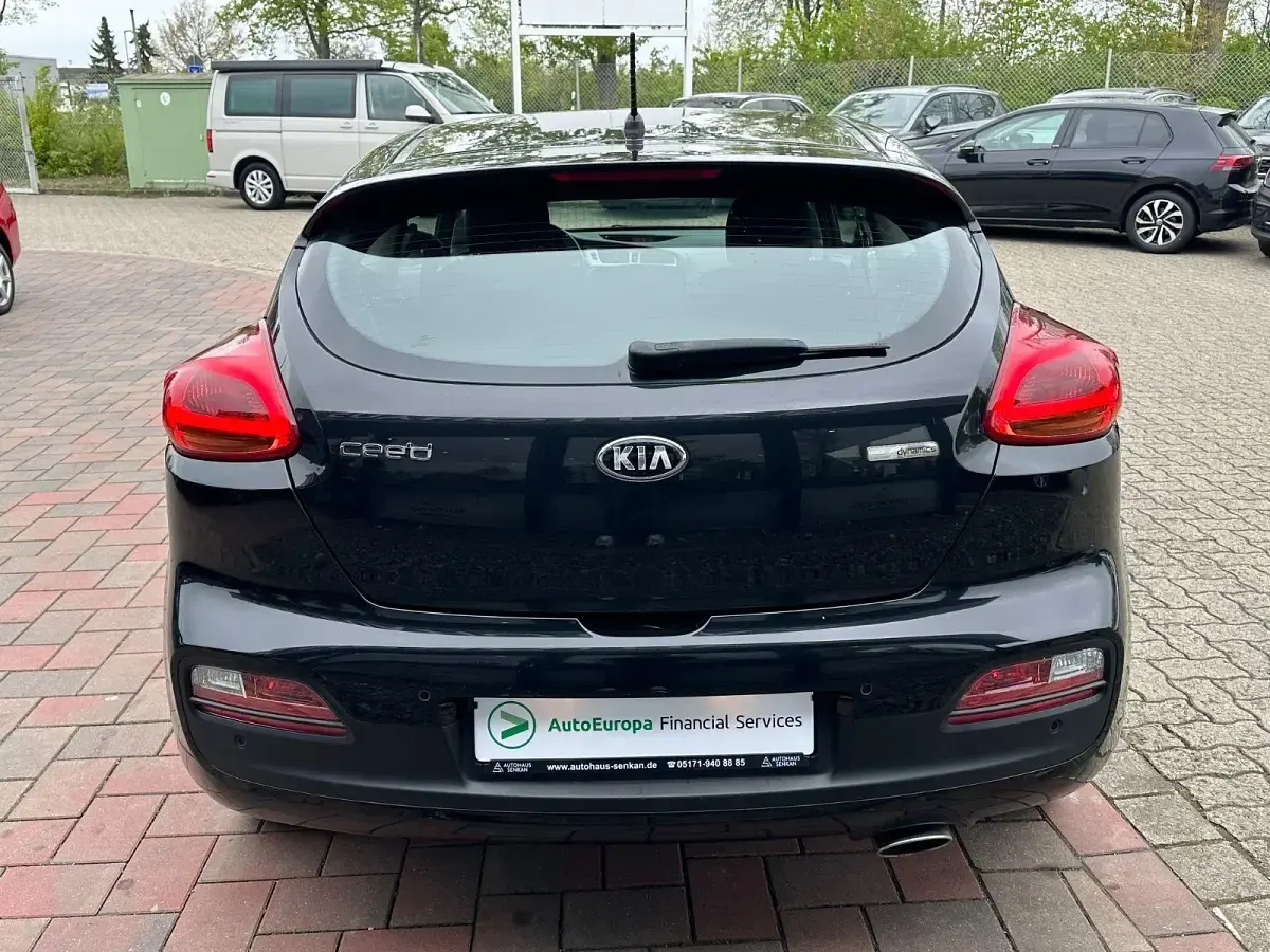 Gebraucht Kia ProCeed Vision 128 PS (94 kW) 2014 Schwarz Kleinwagen