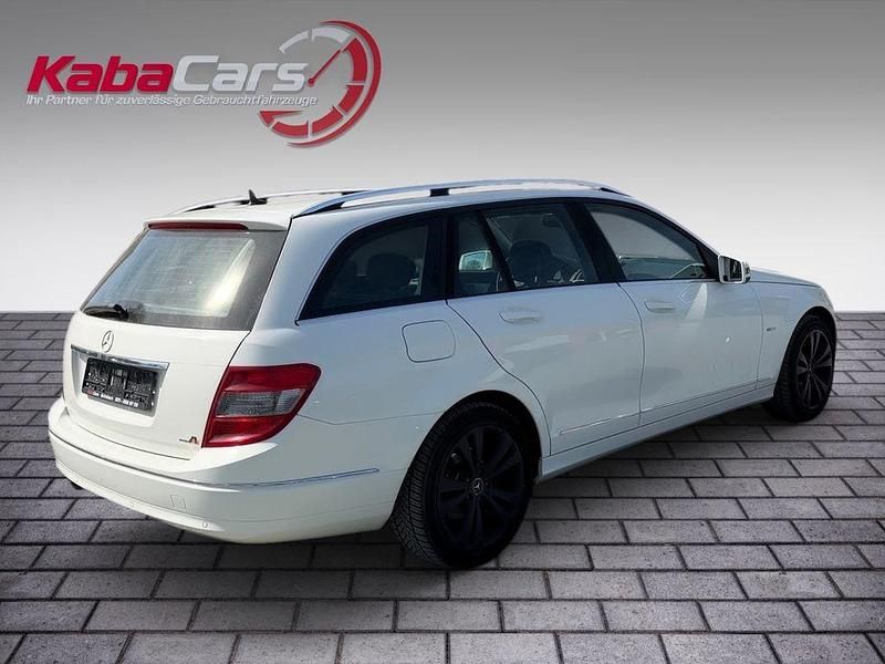 Gebraucht Mercedes C180 156 PS (114 kW) 2010 Weiß Kombi