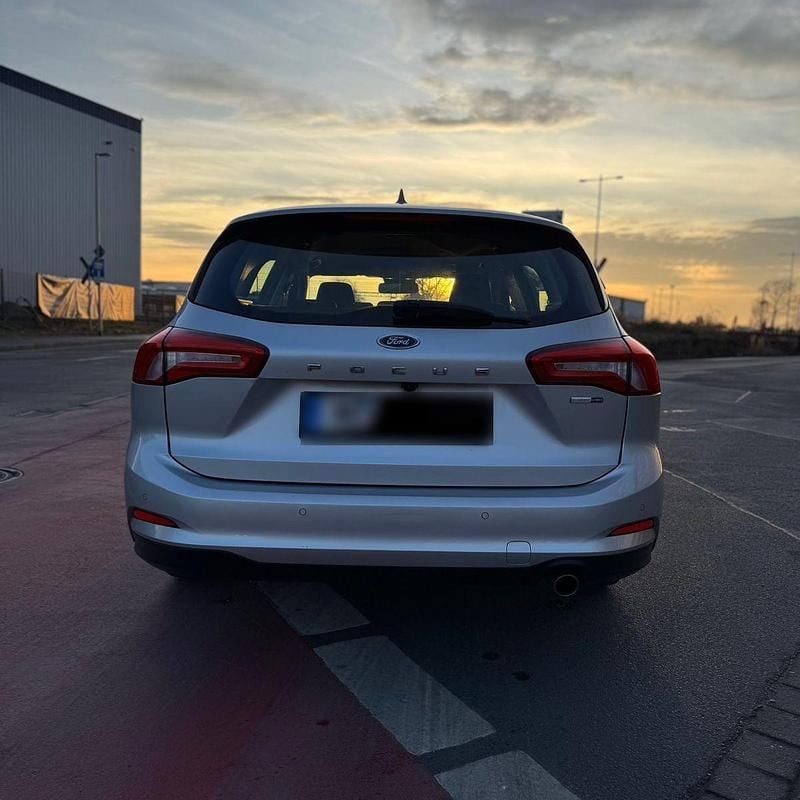 Gebraucht Ford Focus Titanium 155 PS (114 kW) 2020 Silber Kombi