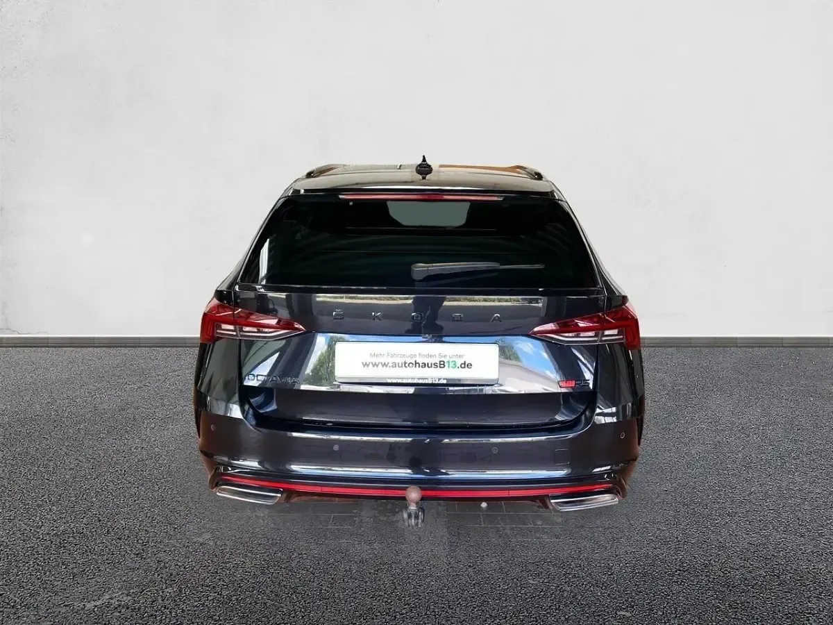 Gebraucht Skoda Octavia RS 200 PS (147 kW) 2023 Blackmagic perleffekt Kombi