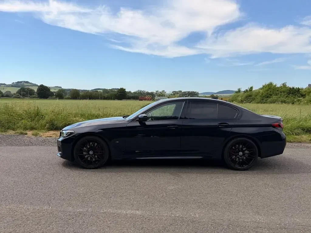 Gebraucht BMW 530 Performance 286 PS (210 kW) 2021 Schwarz Limousine