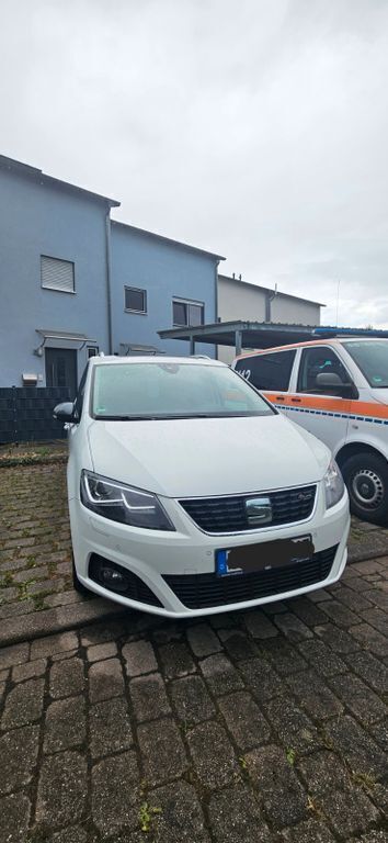Weiß Gebraucht 2020 Seat Alhambra FR-Line Van / Kleinbus | 27.999 € (Superpreis) - Bild 1/4