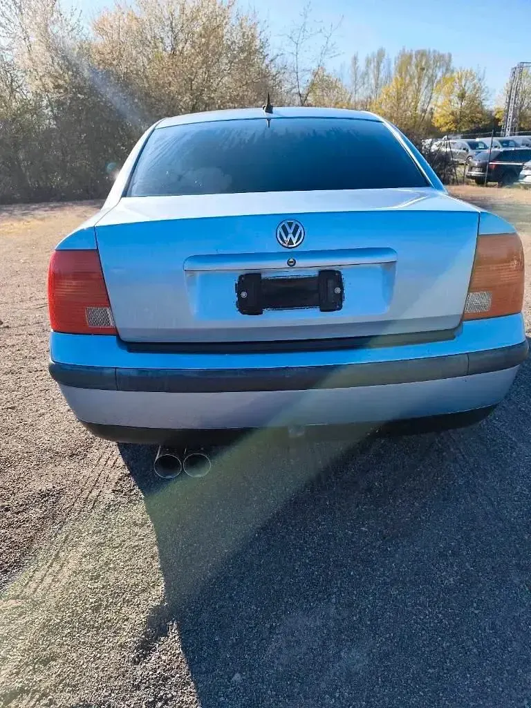 Gebraucht VW Passat 125 PS (91 kW) 1999 Blau Limousine