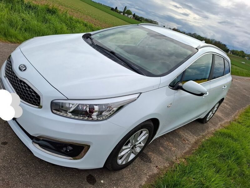 Weiß Gebraucht 2017 Kia Ceed Sportswagon DREAM-TEAM Edition Kombi | 12.500 € (Fairer Preis) - Bild 1/4