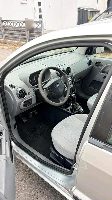 Gebraucht Ford Fusion 80 PS (58 kW) 2004 Silber Kleinwagen