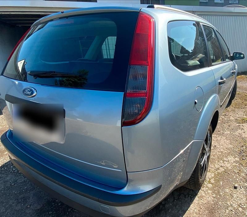 Gebraucht Ford Focus 115 PS (84 kW) 2005 Blau Kombi