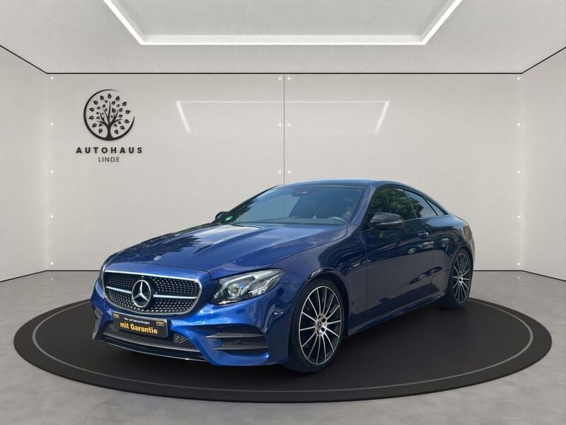 Gebraucht Mercedes E220 AMG 194 PS (142 kW) 2020 Blau Coupé