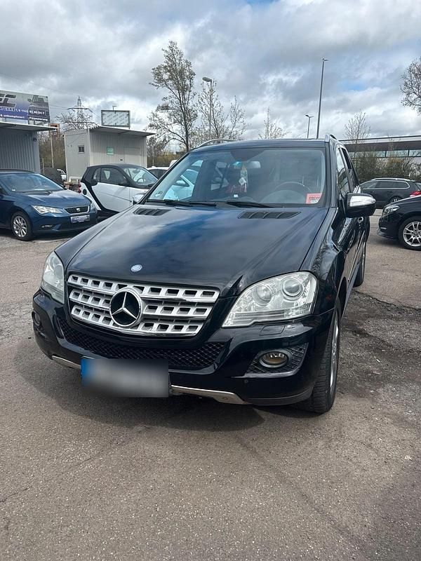 Gebraucht Mercedes ML350 231 PS (169 kW) 2010 Schwarz SUV