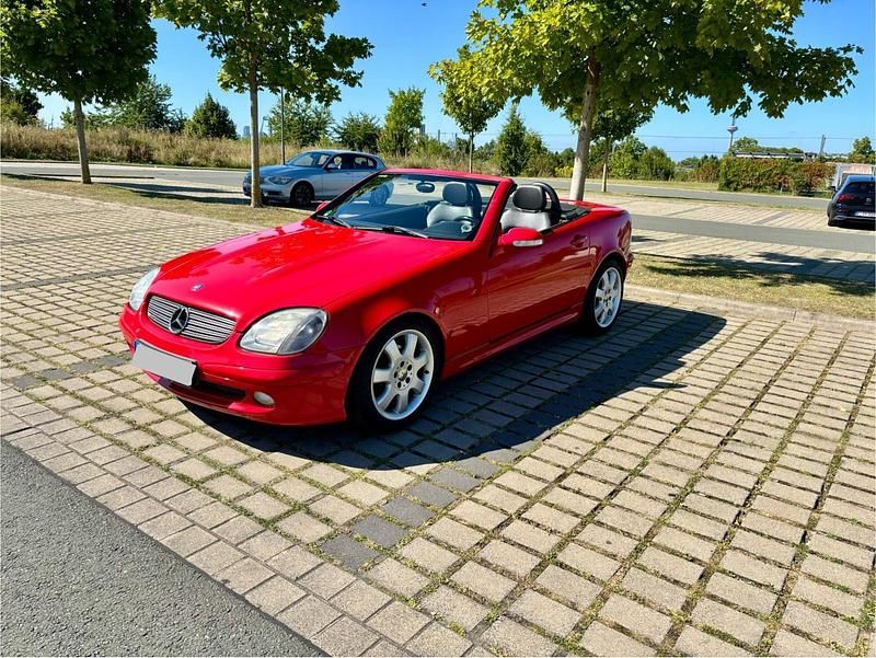 Rot Gebraucht 2001 Mercedes SLK230 Cabrio | 5.000 € (Teuer) - Bild 1/4
