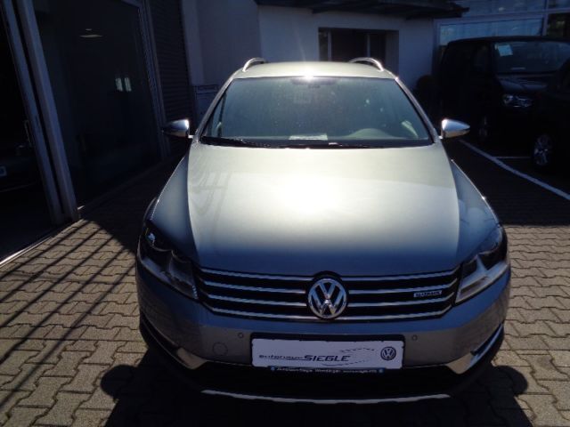 Gebraucht VW Passat Alltrack 140 PS (102 kW) 2012 Grau metallic Kombi