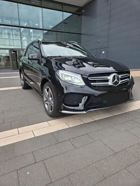 Gebraucht Mercedes GLE350 AMG line 258 PS (189 kW) 2017 Schwarz SUV