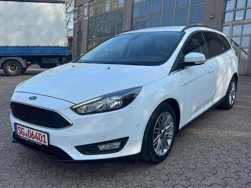 Gebraucht Ford Focus 125 PS (91 kW) 2018 Frostweiß Kombi