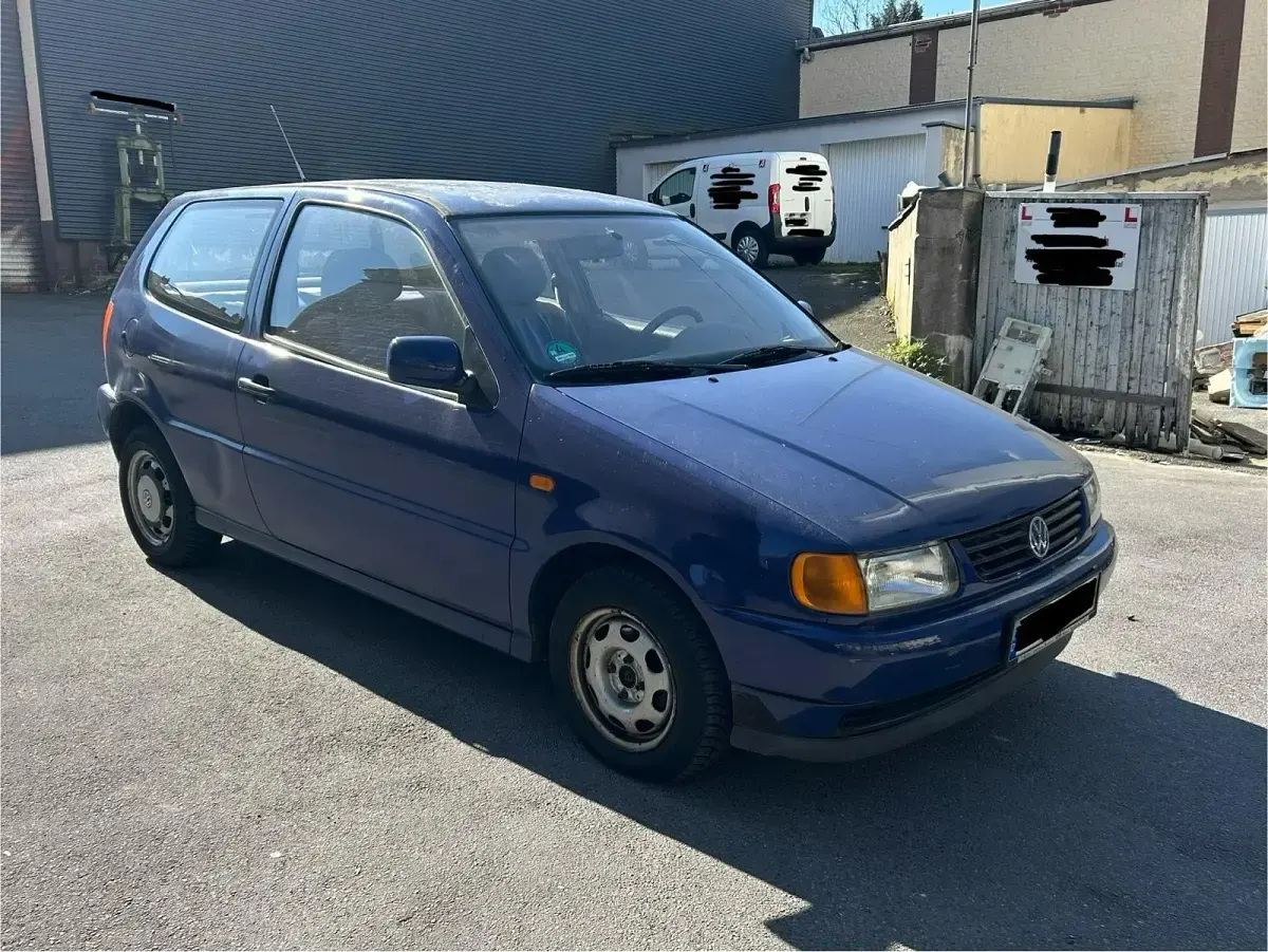Gebraucht VW Polo 60 PS (44 kW) 1998 Blau Kleinwagen