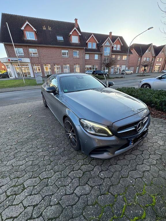 Grau Gebraucht 2019 Mercedes C300 AMG line Coupé | 18.000 € (Superpreis) - Bild 1/4