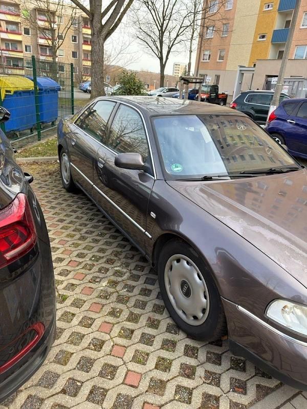 Second-hand Audi A8 310 CP (228 kW) 2001 Maro Berlinǎ