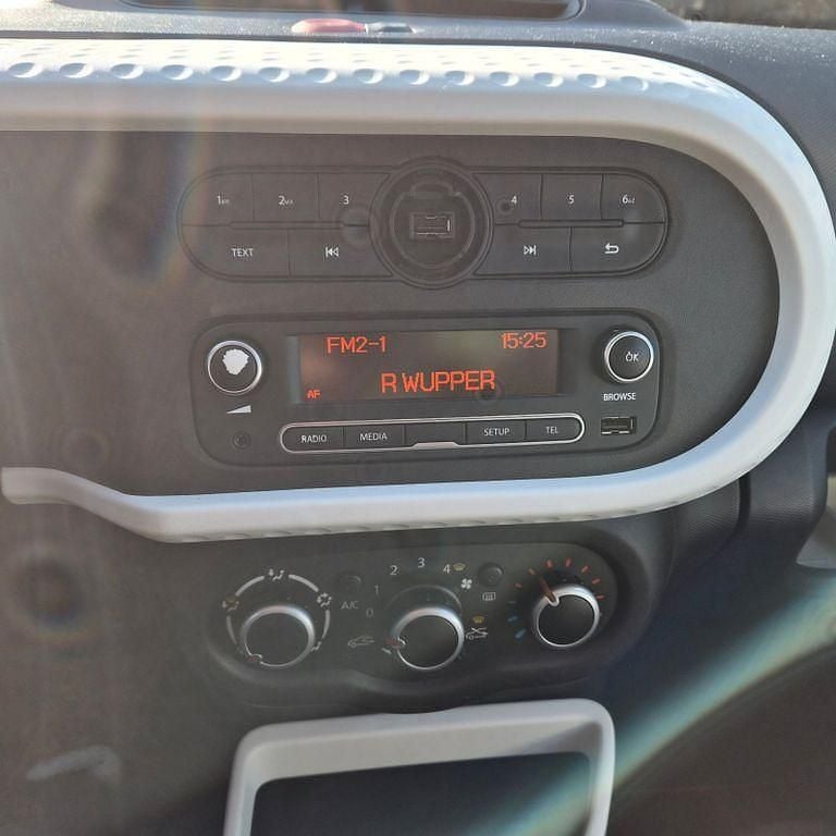 Weiß Gebraucht 2016 Renault Twingo Experience Kleinwagen | 4.999 € (Superpreis) - Bild 1/4