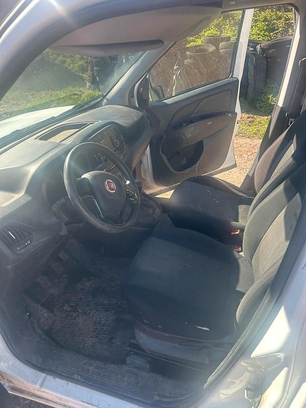Gebraucht Fiat Doblò 90 PS (66 kW) 2019 Weiß Van / Kleinbus