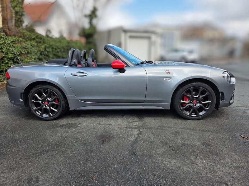 Gebraucht Abarth 124 Spider 170 PS (125 kW) 2017 Grau Cabrio