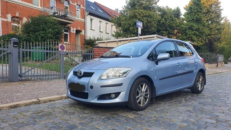 Blau Gebraucht 2009 Toyota Auris Limousine | 2.750 € (Guter Preis) - Bild 1/4