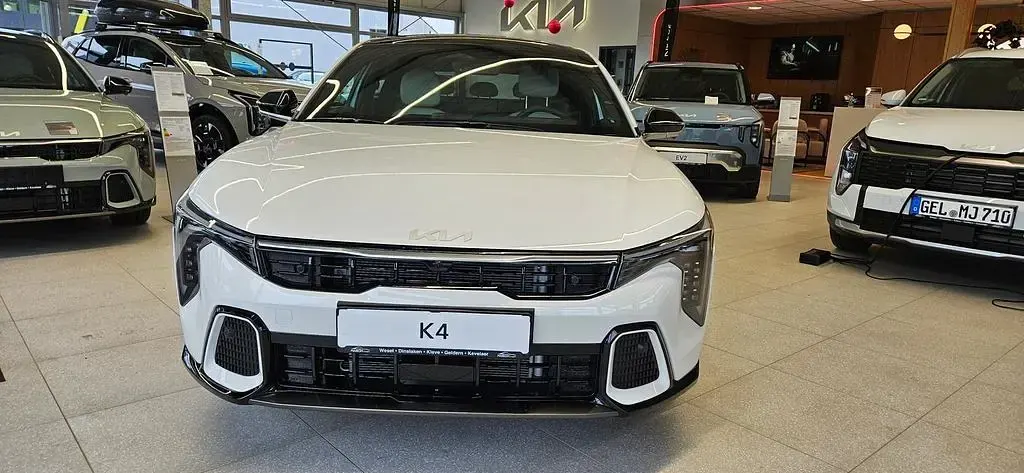 Neu Kia K4 179 PS (131 kW) 2026 Snow white pearl Limousine