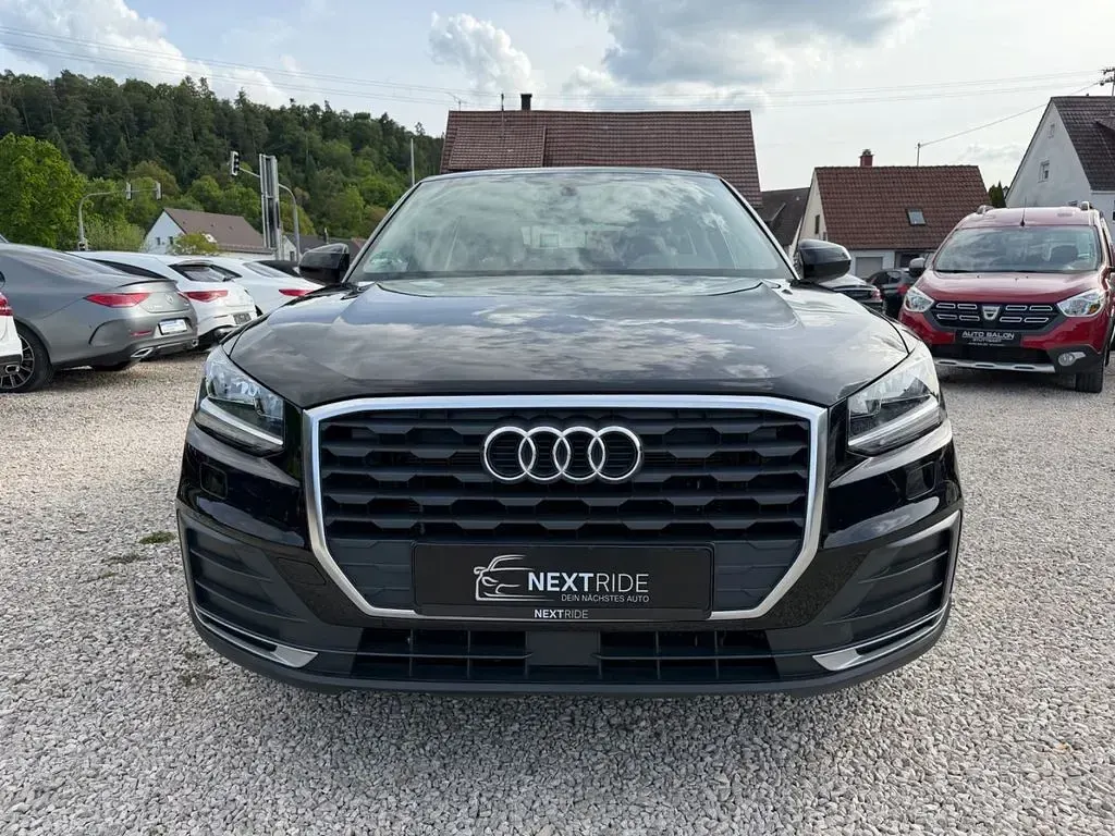 Używany Audi Q2 Basis 116 KM (85 kW) 2020 Czarny SUV
