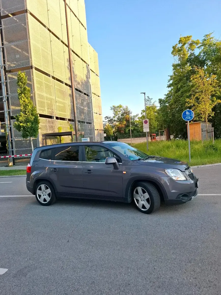 Gebraucht Chevrolet Orlando 163 PS (119 kW) 2013 Grau Van / Kleinbus