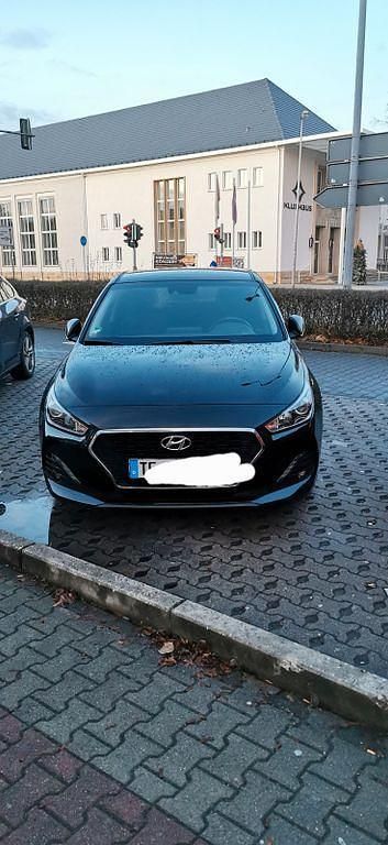 Schwarz Gebraucht 2019 Hyundai i30 YES! Limousine | 11.900 € (Guter Preis) - Bild 1/4