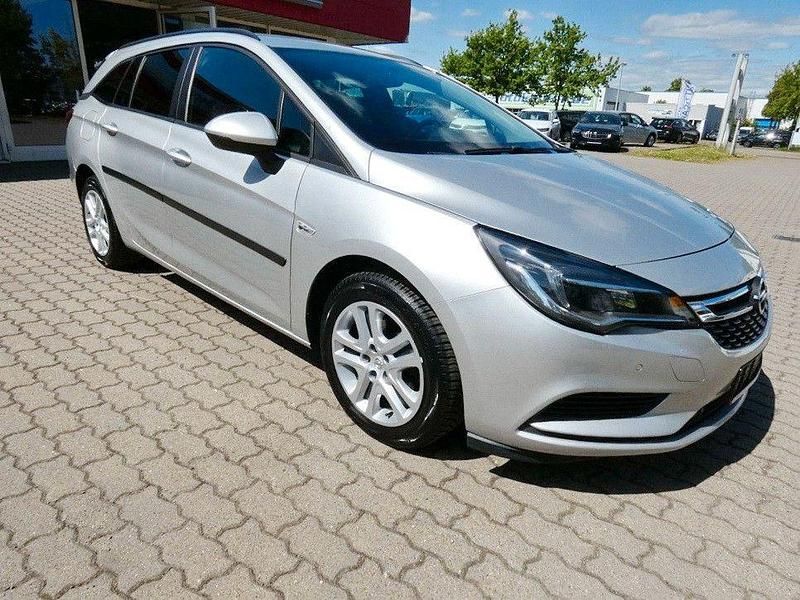 Silber Gebraucht 2018 Opel Astra Edition Kombi | 9.599 € (Fairer Preis) - Bild 1/4