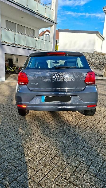 Gebraucht VW Polo 60 PS (44 kW) 2014 Grau Kleinwagen
