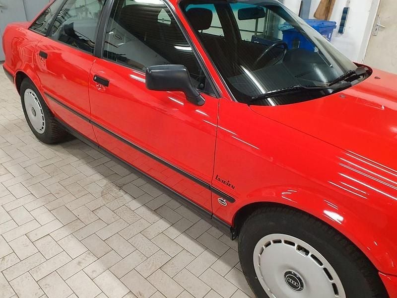 Używany Audi 80 Basis 90 KM (66 kW) 1994 Czerwony Sedan/Limuzyna