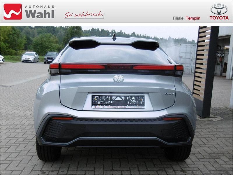 Neu Toyota C-HR 140 PS (102 kW) 2025 Silber SUV