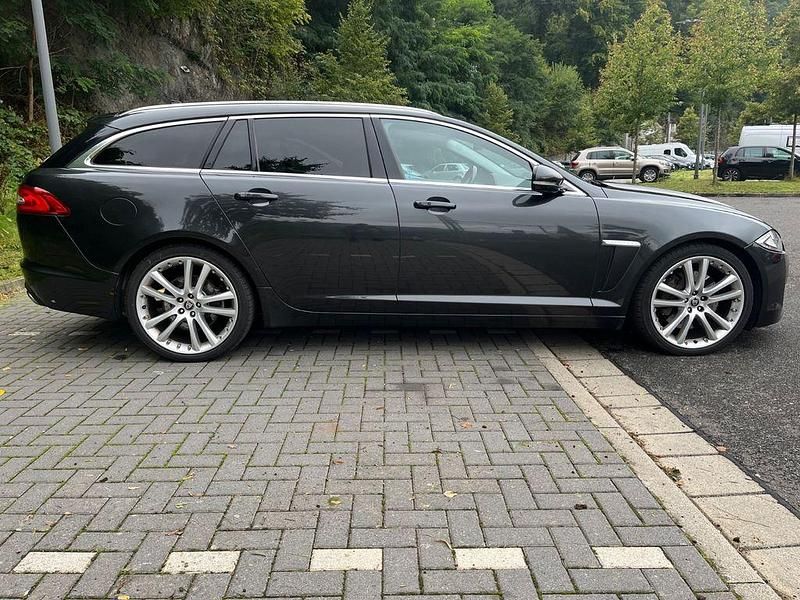 Gebraucht Jaguar XF Sportbrake S 275 PS (202 kW) 2014 Grau Kombi