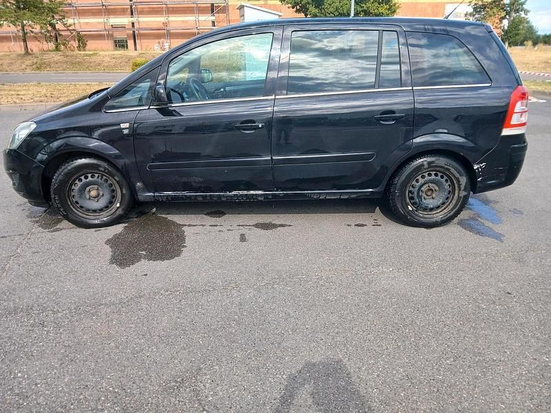 Schwarz Gebraucht 2010 Opel Zafira Edition Van / Kleinbus | 4.000 € (Fairer Preis) - Bild 1/4
