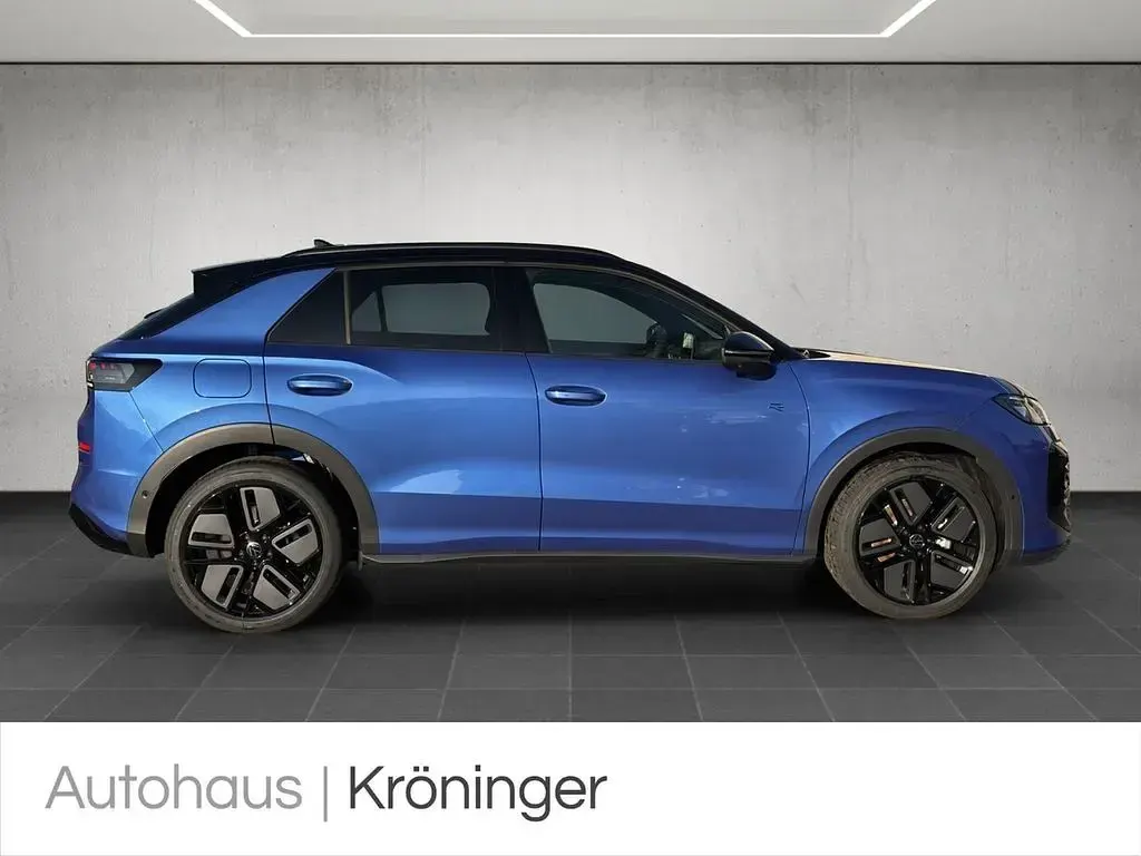 Gebraucht VW T-Roc Cabriolet R-line 150 PS (110 kW) 2025 Blau SUV