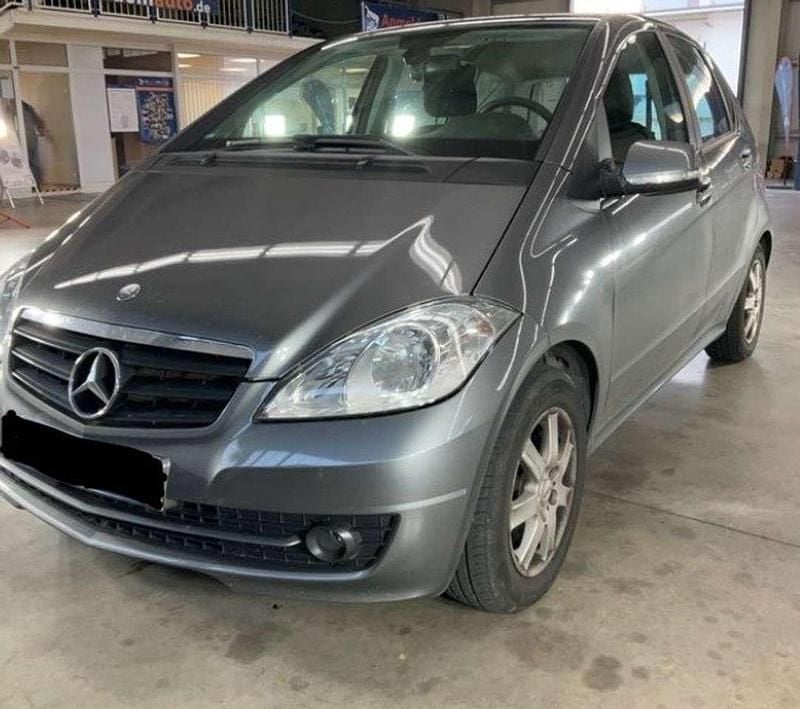 Gebraucht Mercedes A170 116 PS (85 kW) 2009 Mountaingrau  met. Kleinwagen