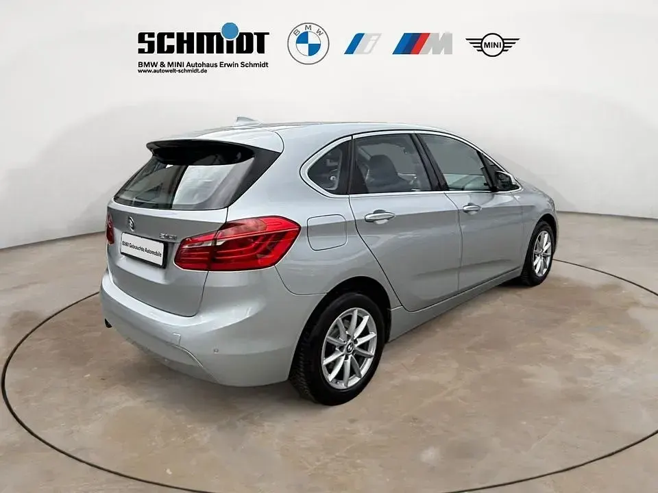 Gebraucht BMW 218 Active Tourer Advantage 136 PS (100 kW) 2015 Silber Van / Kleinbus