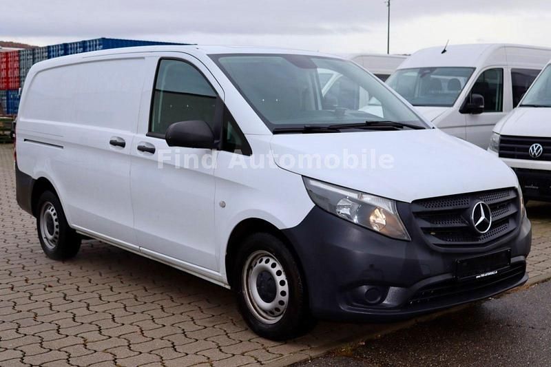 Weiß Gebraucht 2015 Mercedes Vito Van / Kleinbus | 13.030 € (Guter Preis) - Bild 1/4