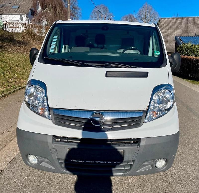 Gebraucht Opel Vivaro 118 PS (86 kW) 2014 Weiß Van / Kleinbus