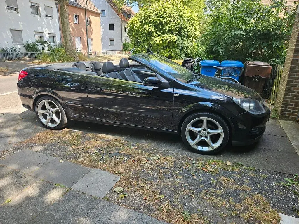 Gebraucht Opel Astra 140 PS (102 kW) 2006 Schwarz Cabrio